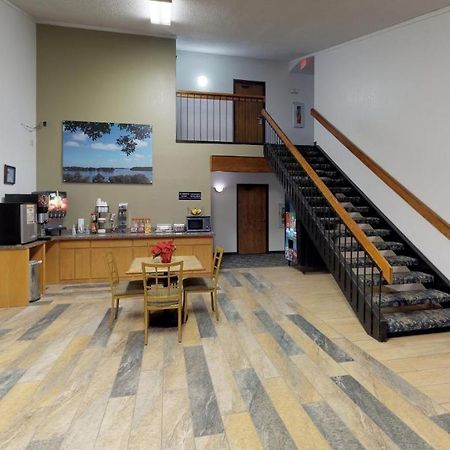 Waconia Inn And Suites Extérieur photo