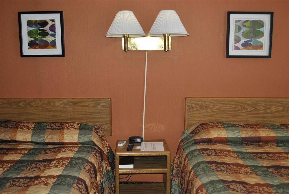 Waconia Inn And Suites Extérieur photo