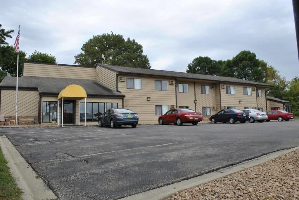 Waconia Inn And Suites Extérieur photo