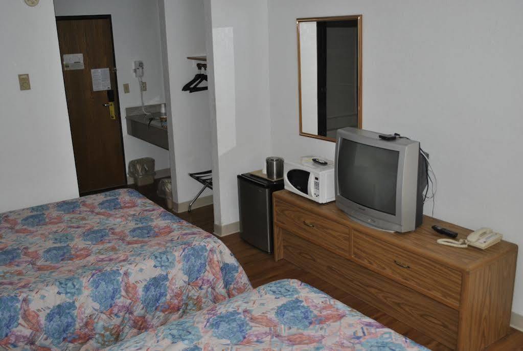 Waconia Inn And Suites Extérieur photo