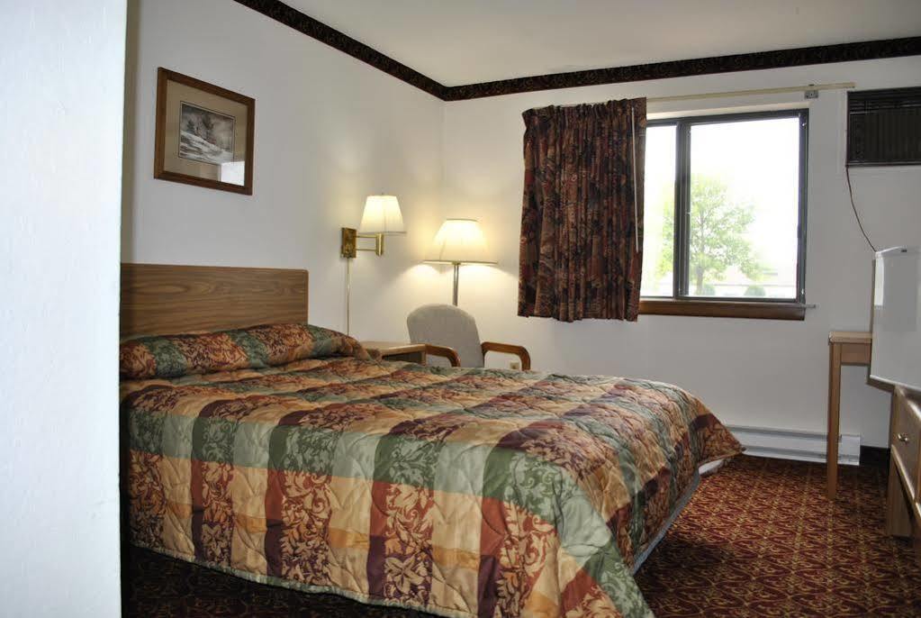 Waconia Inn And Suites Extérieur photo