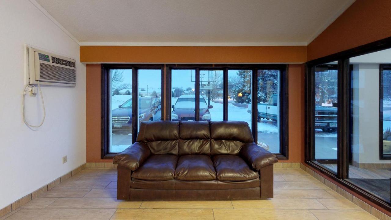 Waconia Inn And Suites Extérieur photo