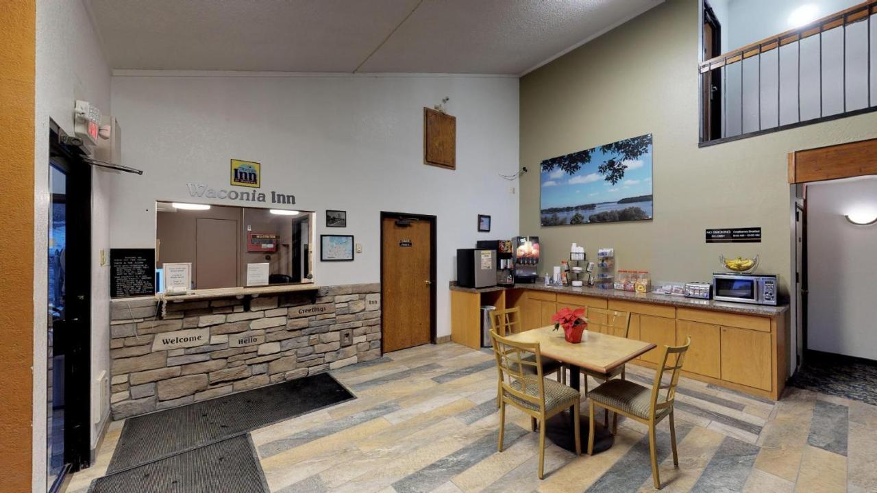 Waconia Inn And Suites Extérieur photo