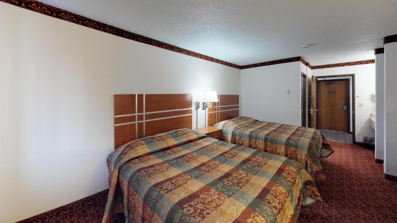 Waconia Inn And Suites Extérieur photo