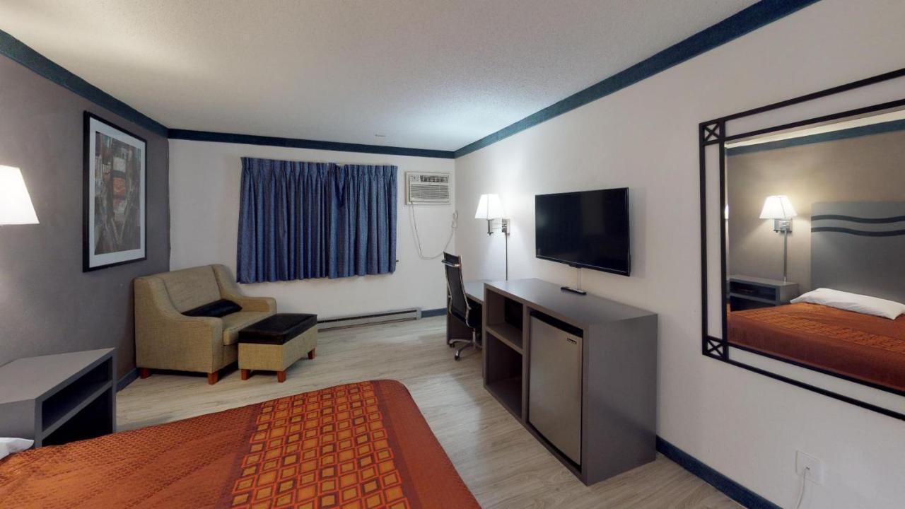 Waconia Inn And Suites Extérieur photo